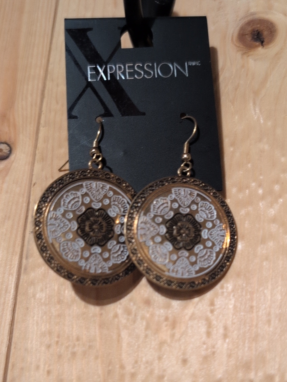 NWT Expression Gold White Round Mandala Medallion Drop Earrings Boho